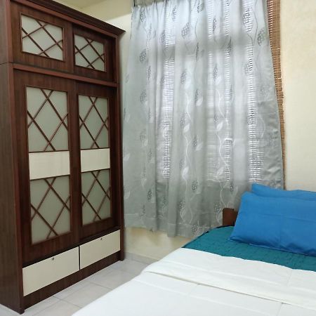 Oyo Home 90419 Sahar Guesthouse Malacca Exterior photo