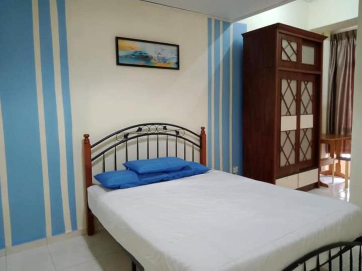 Oyo Home 90419 Sahar Guesthouse Malacca Exterior photo