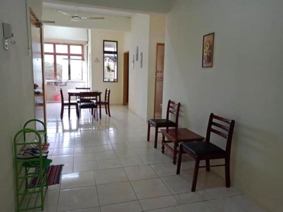 Oyo Home 90419 Sahar Guesthouse Malacca Exterior photo