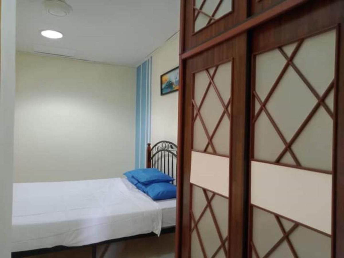 Oyo Home 90419 Sahar Guesthouse Malacca Exterior photo