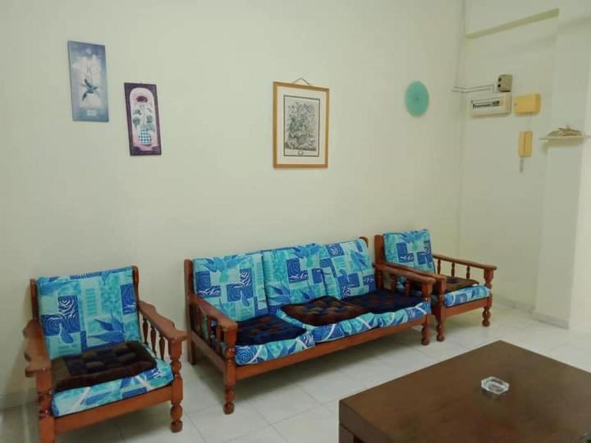 Oyo Home 90419 Sahar Guesthouse Malacca Exterior photo