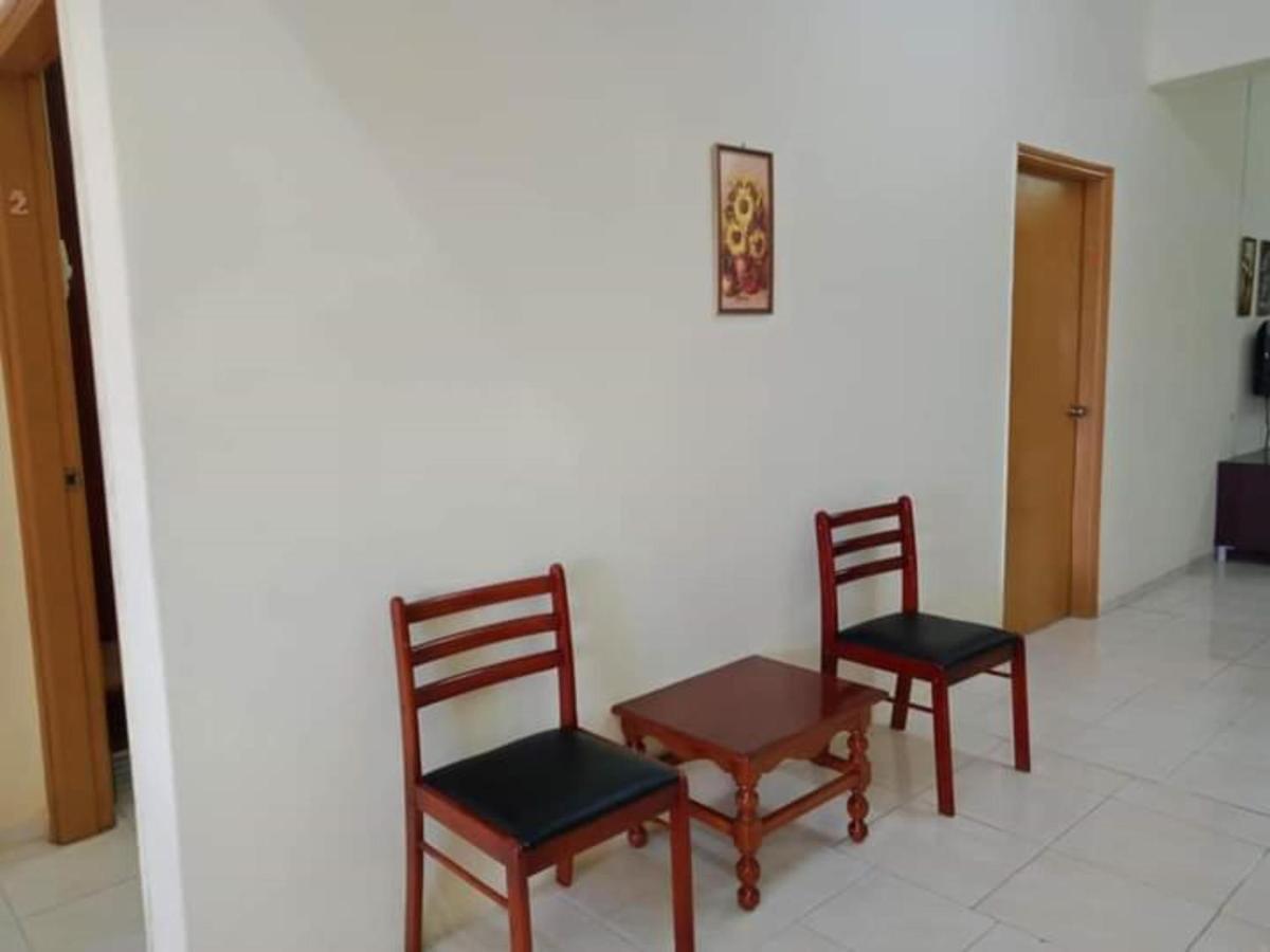 Oyo Home 90419 Sahar Guesthouse Malacca Exterior photo